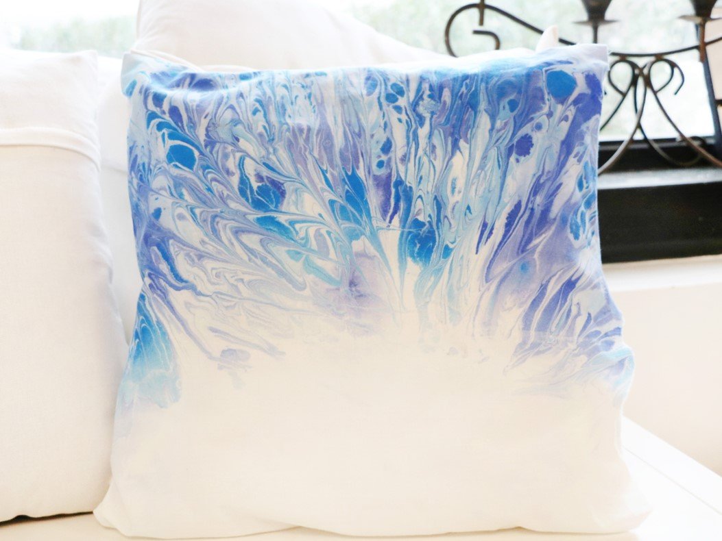 Créez un coussin unique avec la gamme MARBLING