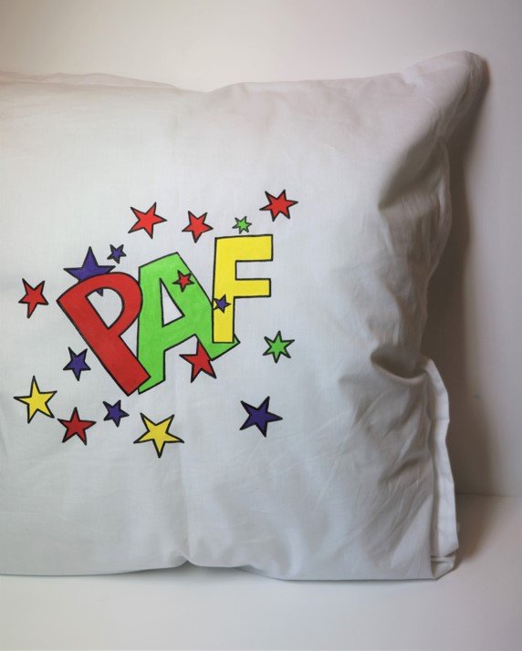 Idée Créative pour customiser des coussins :  PAF