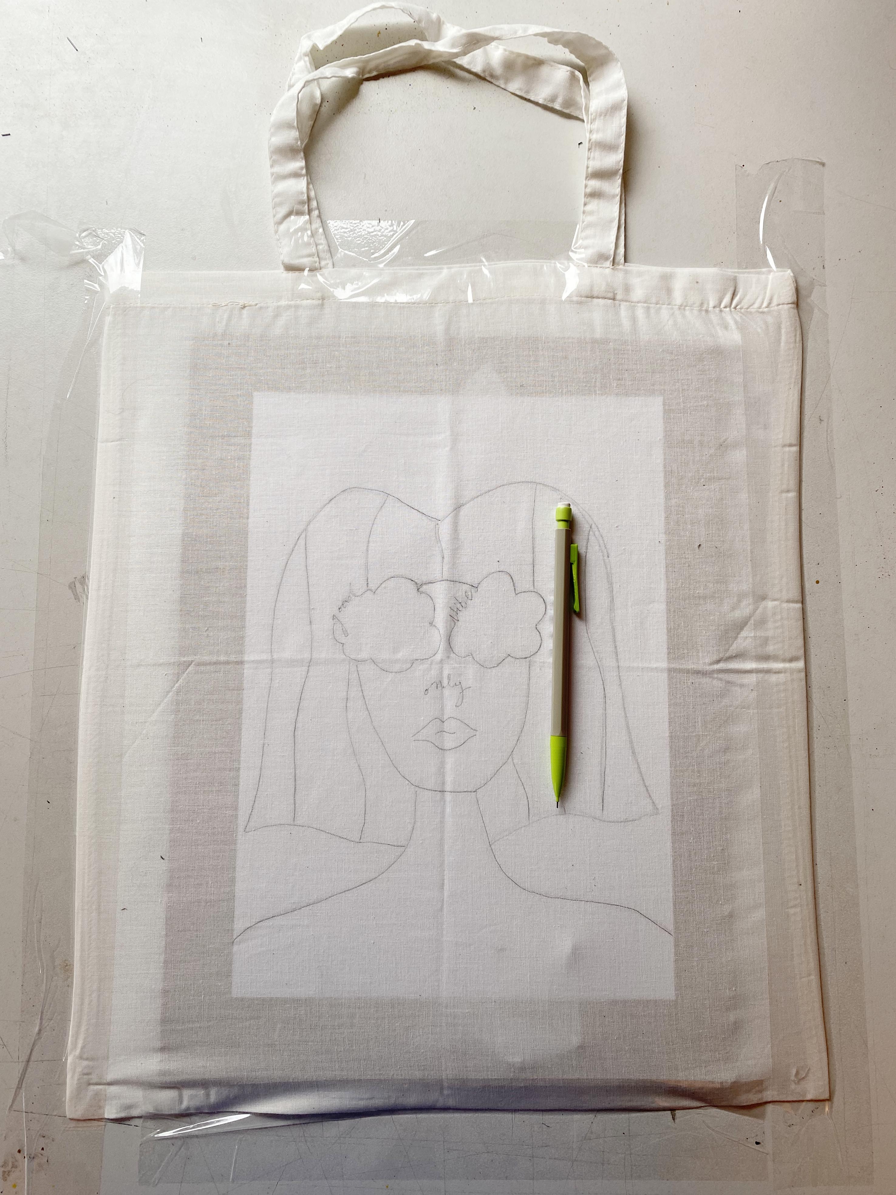 dessinez un croquis sur votre tote bag