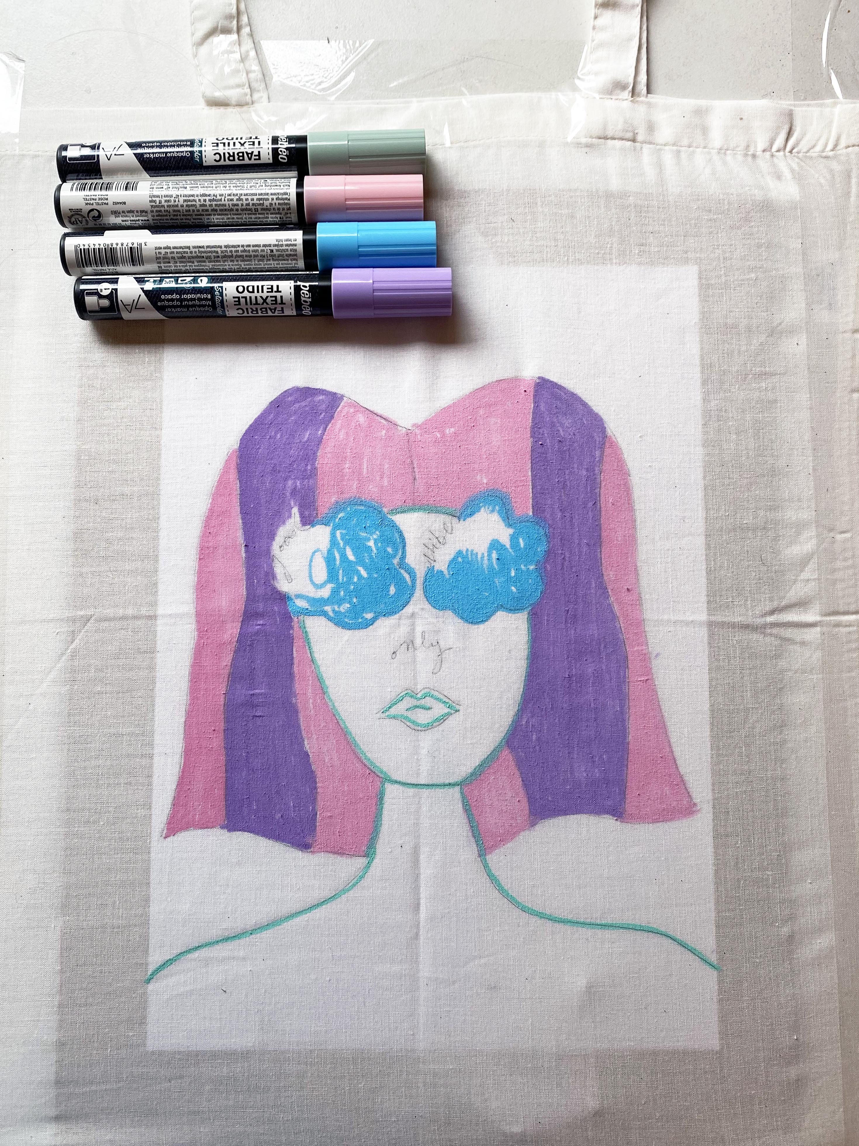 Customize your tote bag with Pébéo Setacolor fabric paint