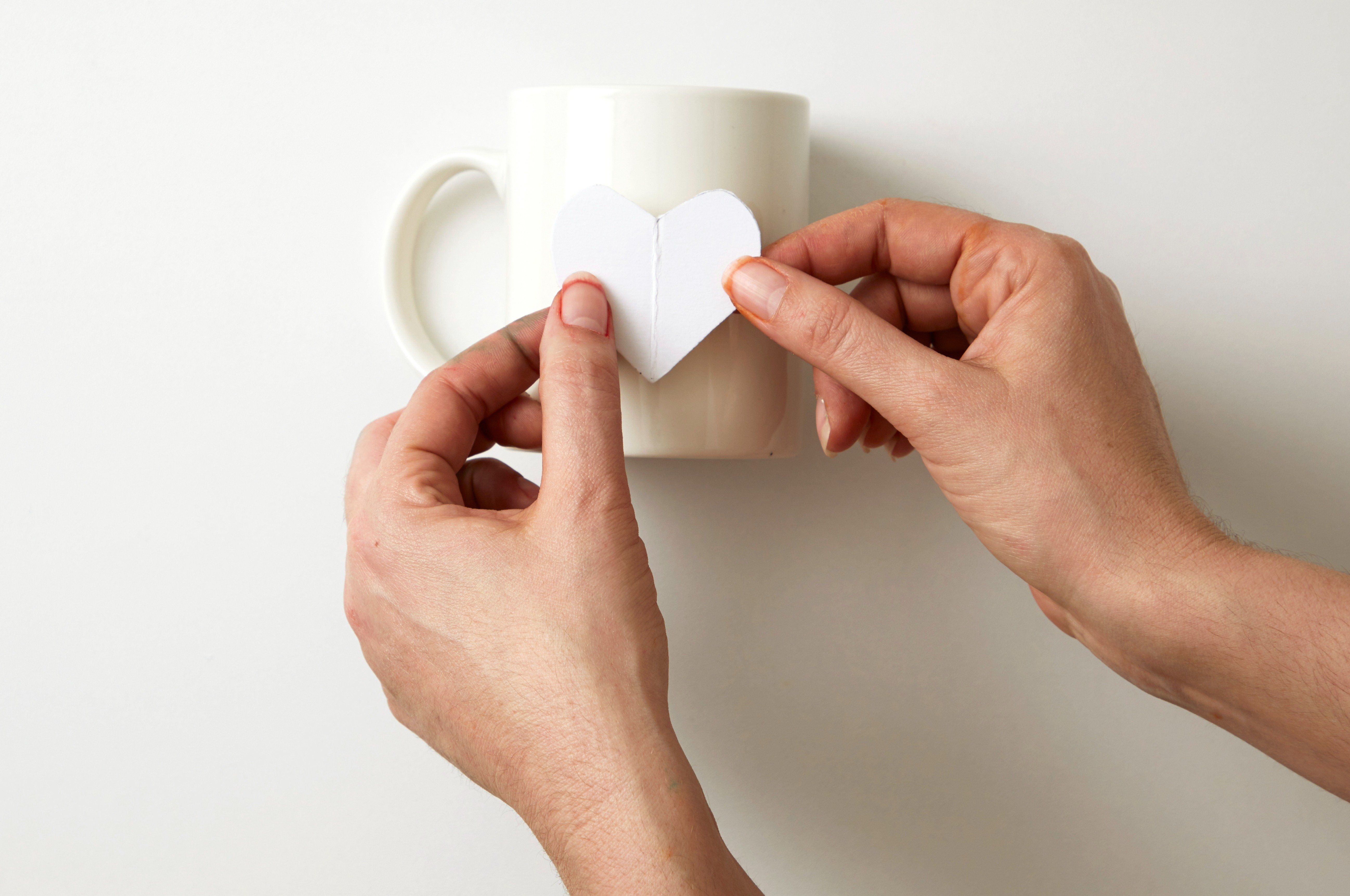 tasse décorée avec feutres