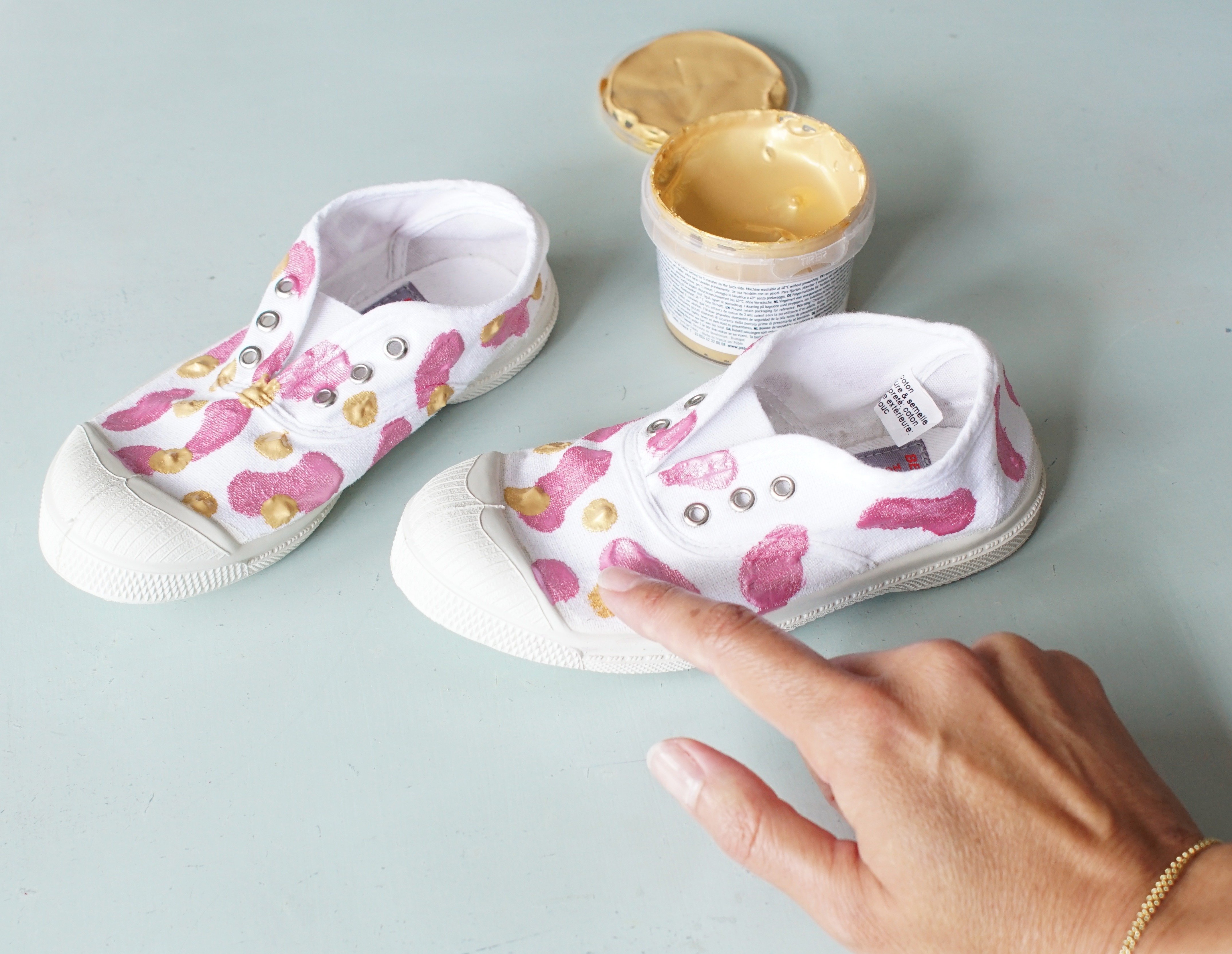 personnaliser chaussures en tissu