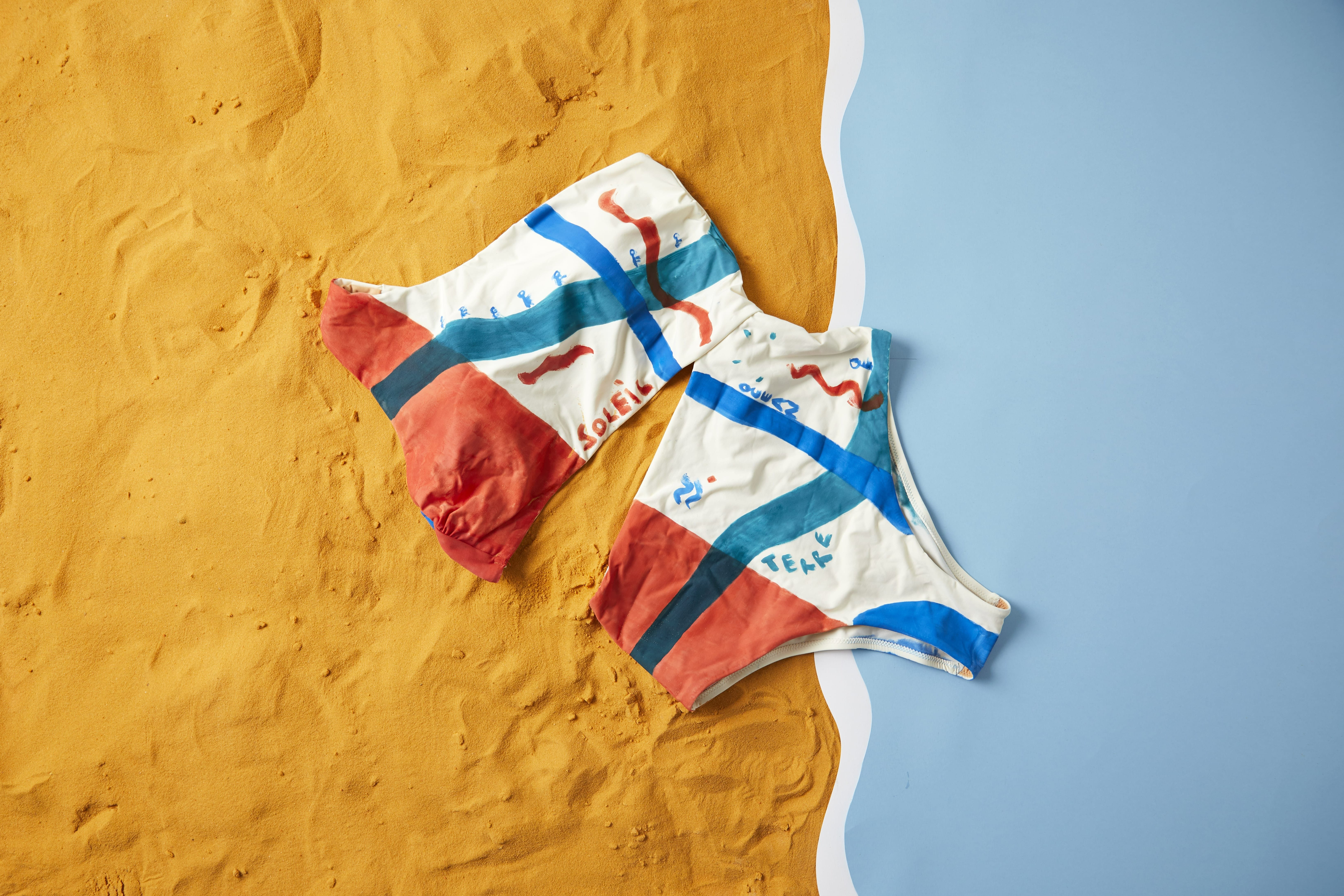 Un maillot de bain expressionniste Un maillot de bain expressionniste