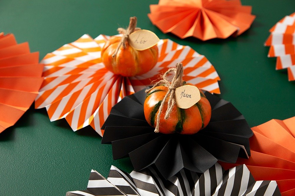 A pumpkin place card