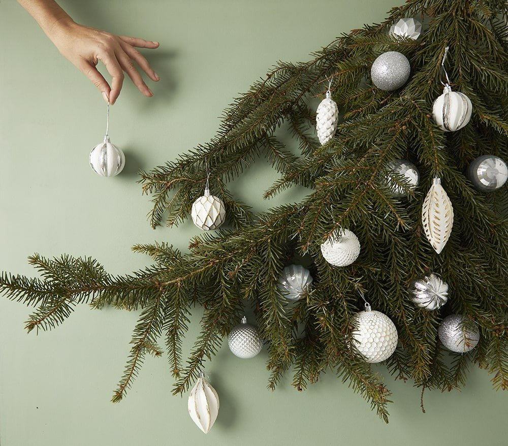 Christmas baubles decorated with relief outliner