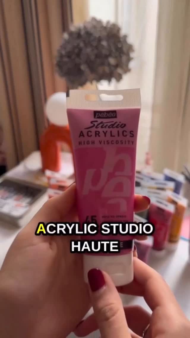 🎨 Who doesn’t know Studio Acrylics? 
Their super rich pigments and creamy textures work magic!
Perfect for build...