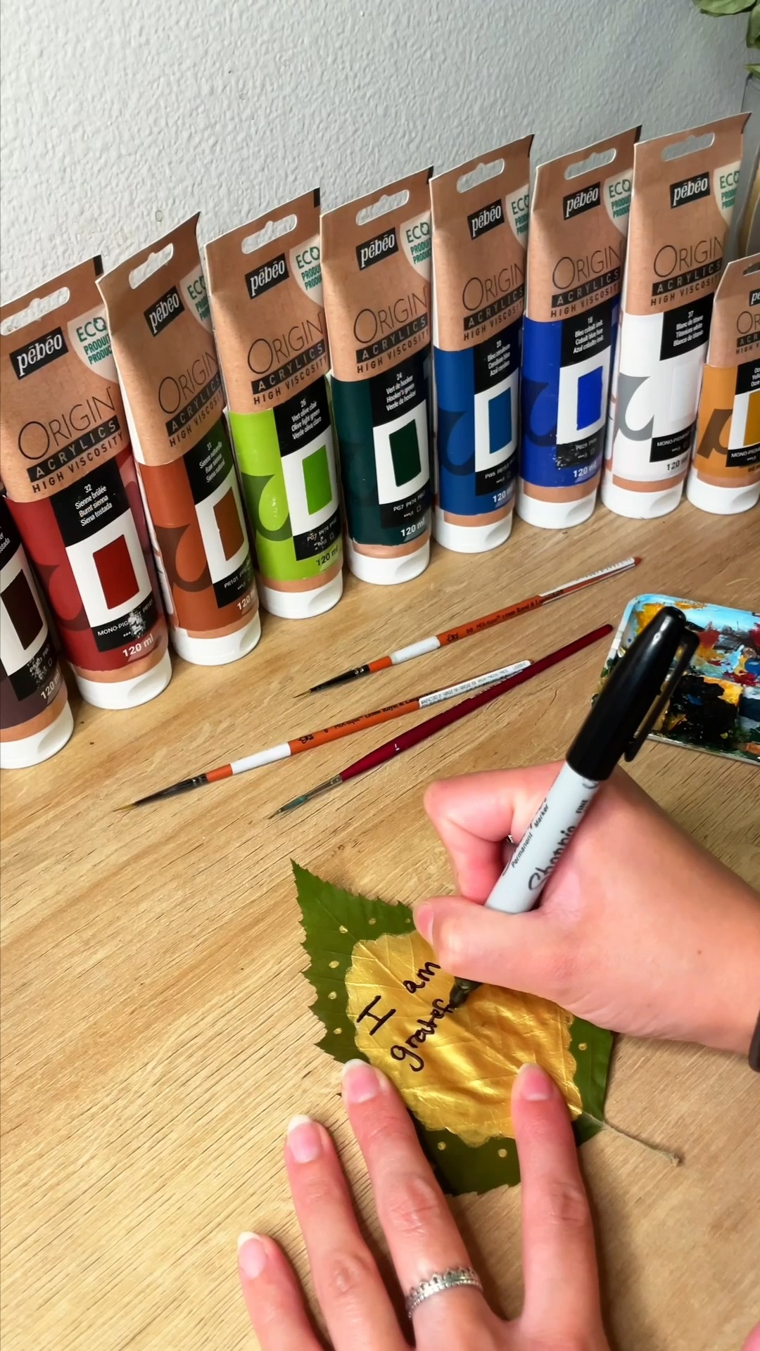 Celebrate Thanksgiving with @brushedbotany by creating stunning garlands with our eco-designed Origin acrylics paints...